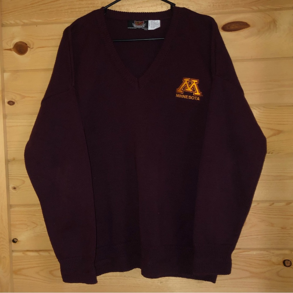 Gophers v-neck